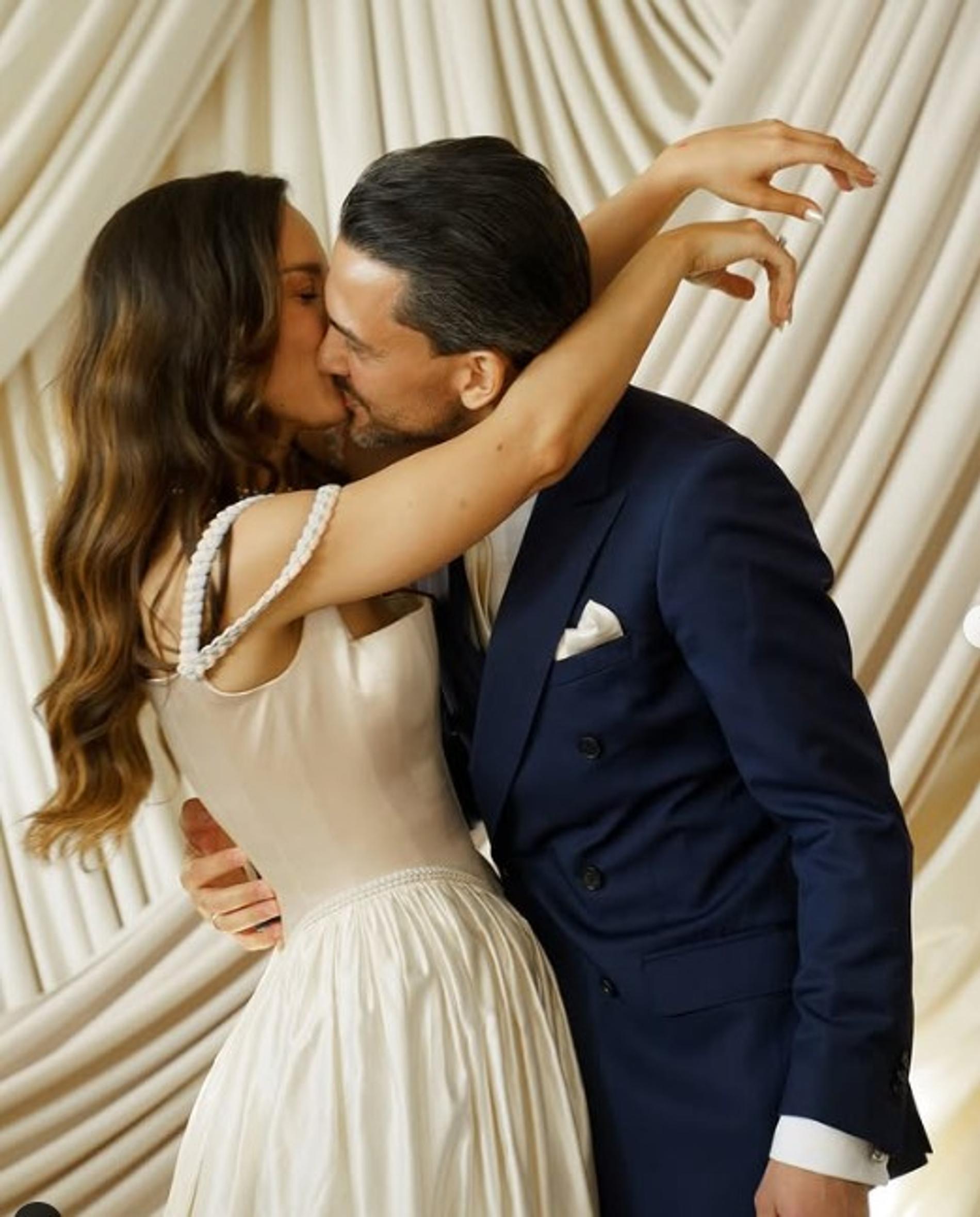 Виктория Дайнеко вышла замуж за Беркели Овезова. Фото: Инстаграм* @victoriadaineko, фотограф @mirzoyan.photo