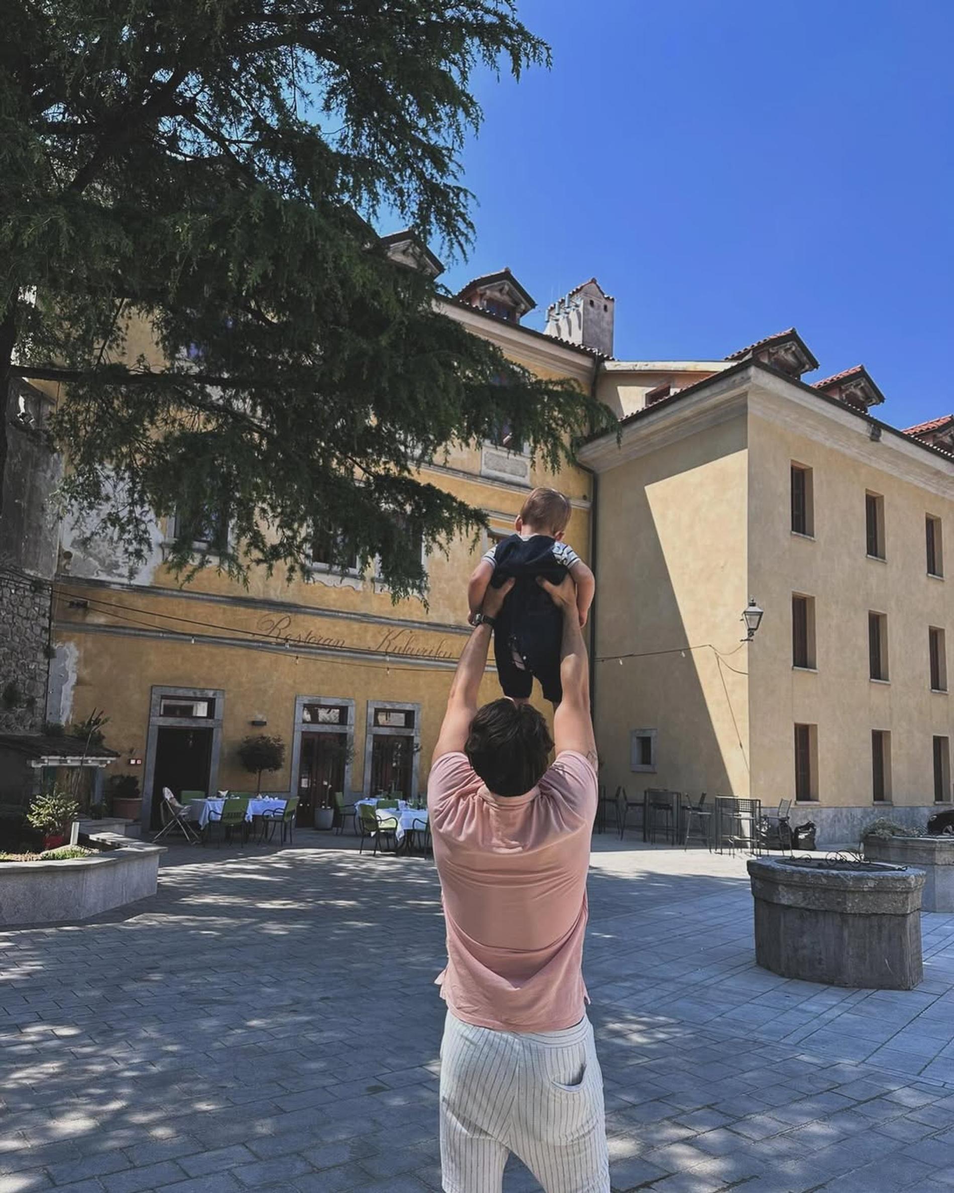 Милош Бикович с сыном. Фото: Инстаграм (запрещён в РФ) @bikovic