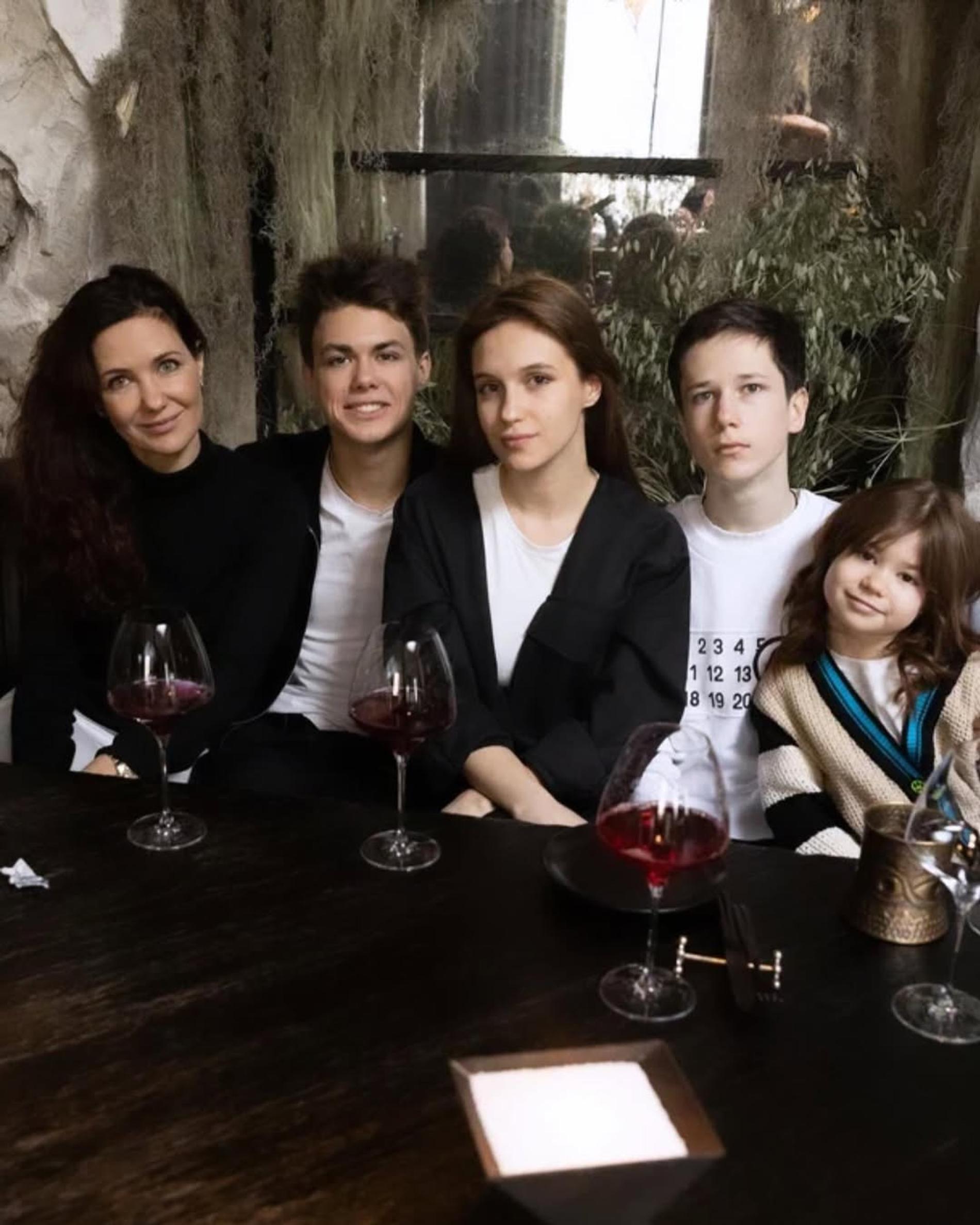 Екатерина Климова с детьми. Фото: Инстаграм (запрещён в РФ) @klimova___ekaterina