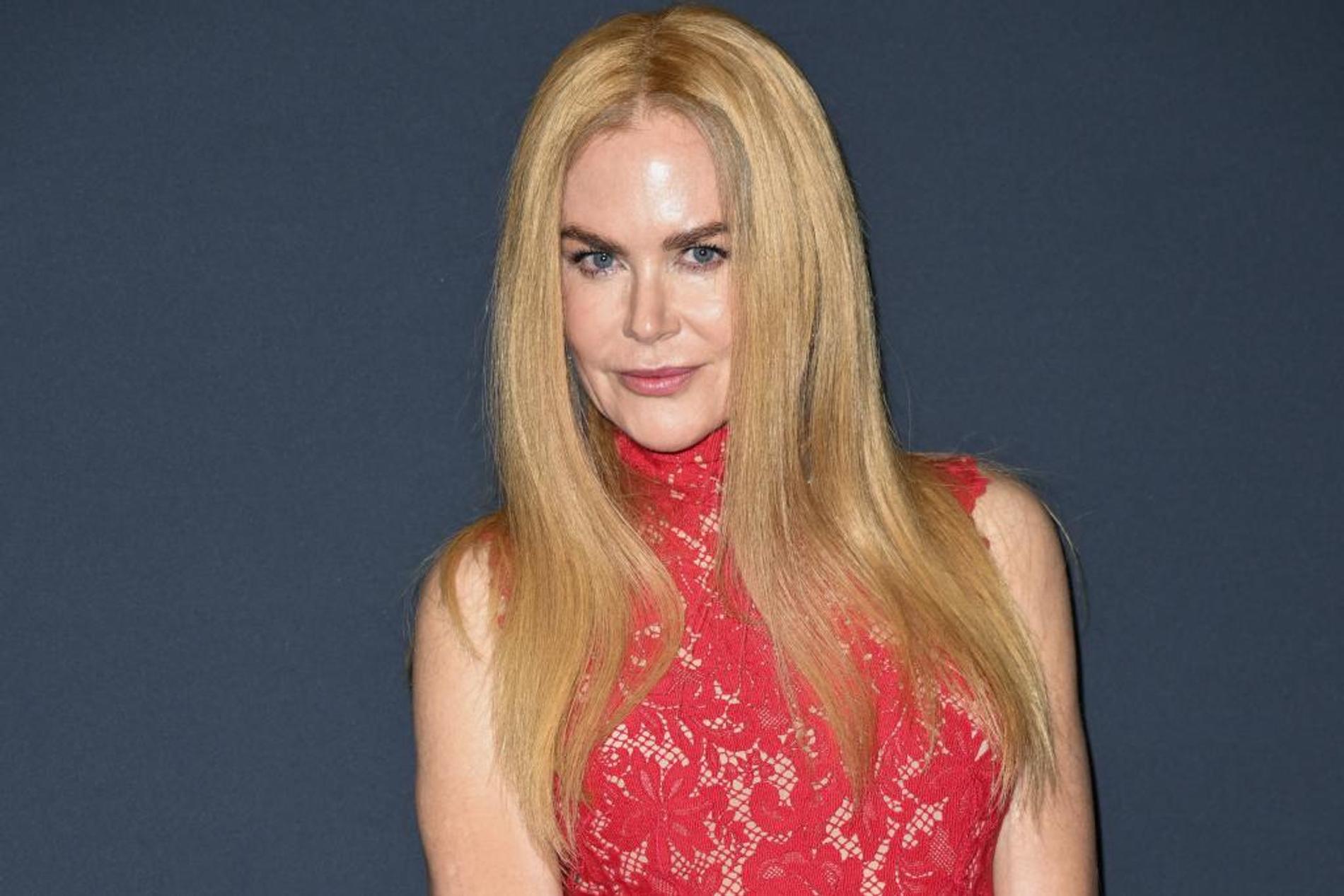 Николь Кидман в парике на дорожке Каннского кинофестиваля. Фото: Getty Images