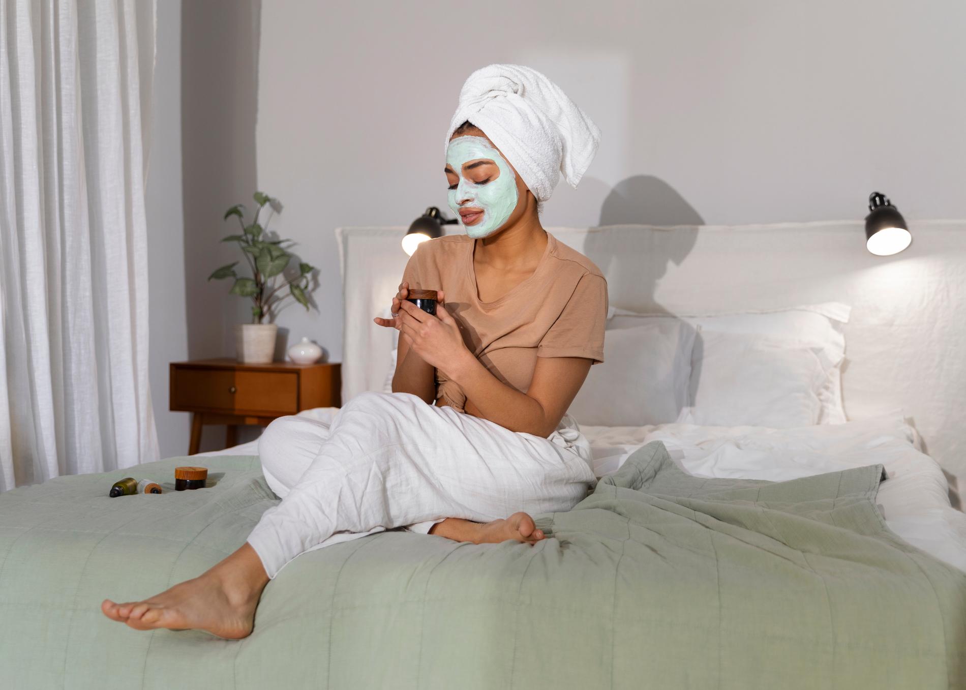 Домашние маски для лица. Фото: freepik.com