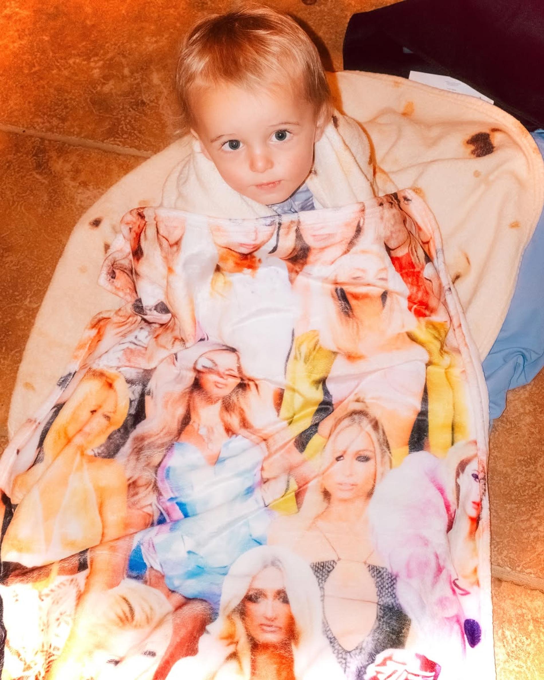 Пэрис Хилтон с сыном. Фото: Инстаграм (запрещён в РФ) @parishilton