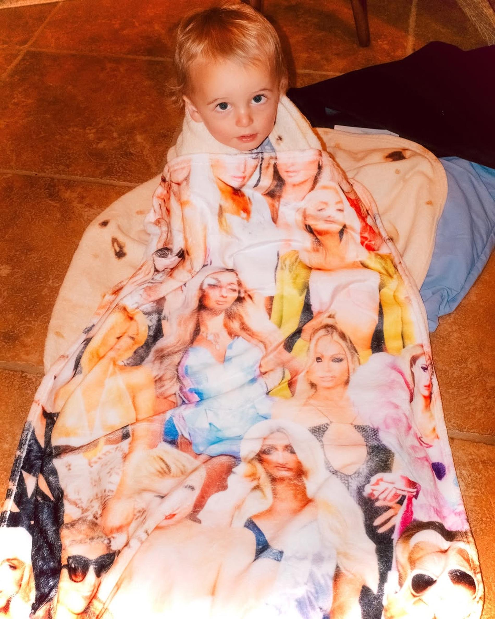 Пэрис Хилтон с сыном. Фото: Инстаграм (запрещён в РФ) @parishilton