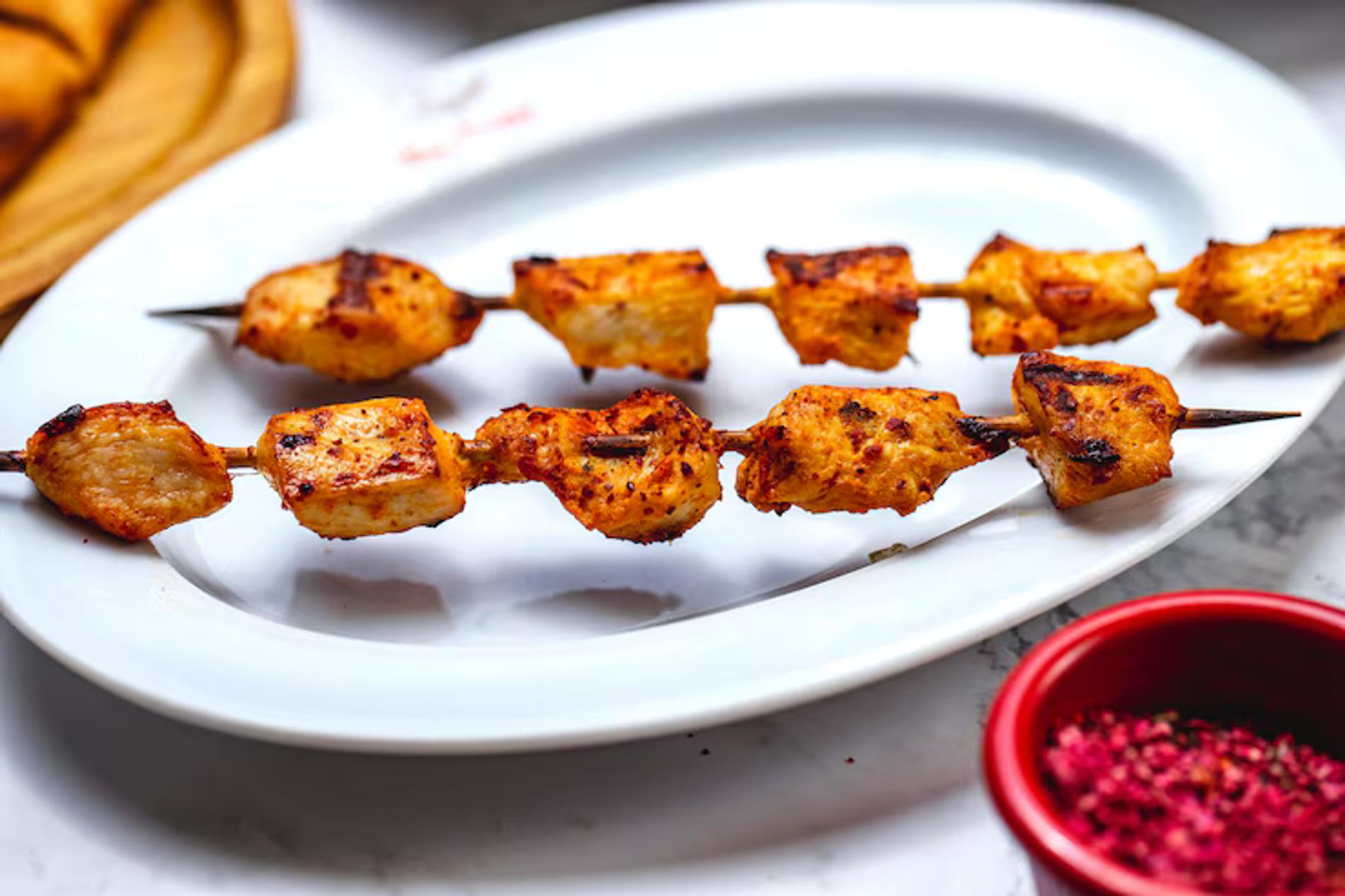 Шашлык из курицы. Фото: freepik.com