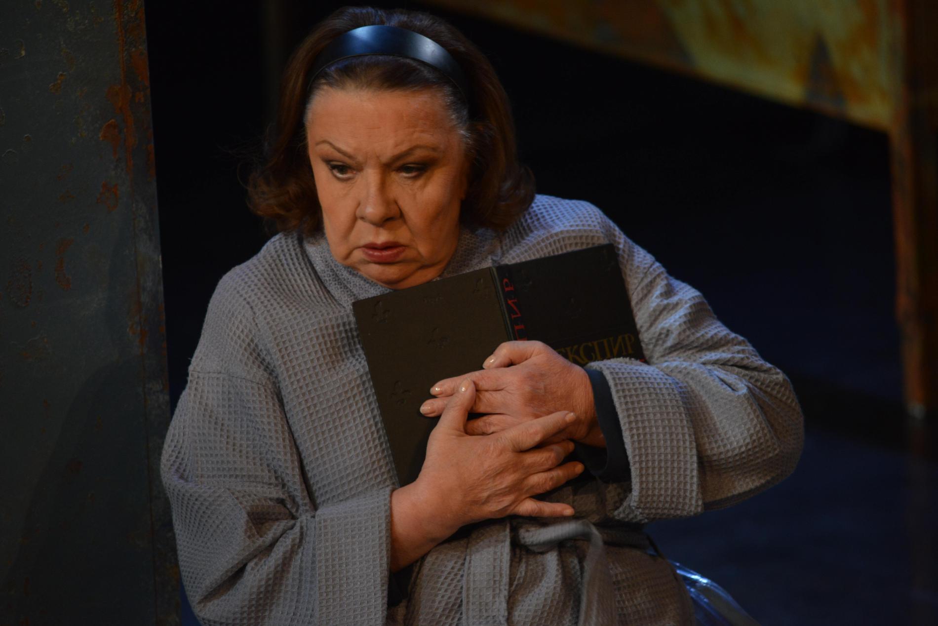 Наталья Тенякова в 2018 году в спектакле «Офелия боится воды». Фото: Legion-Media