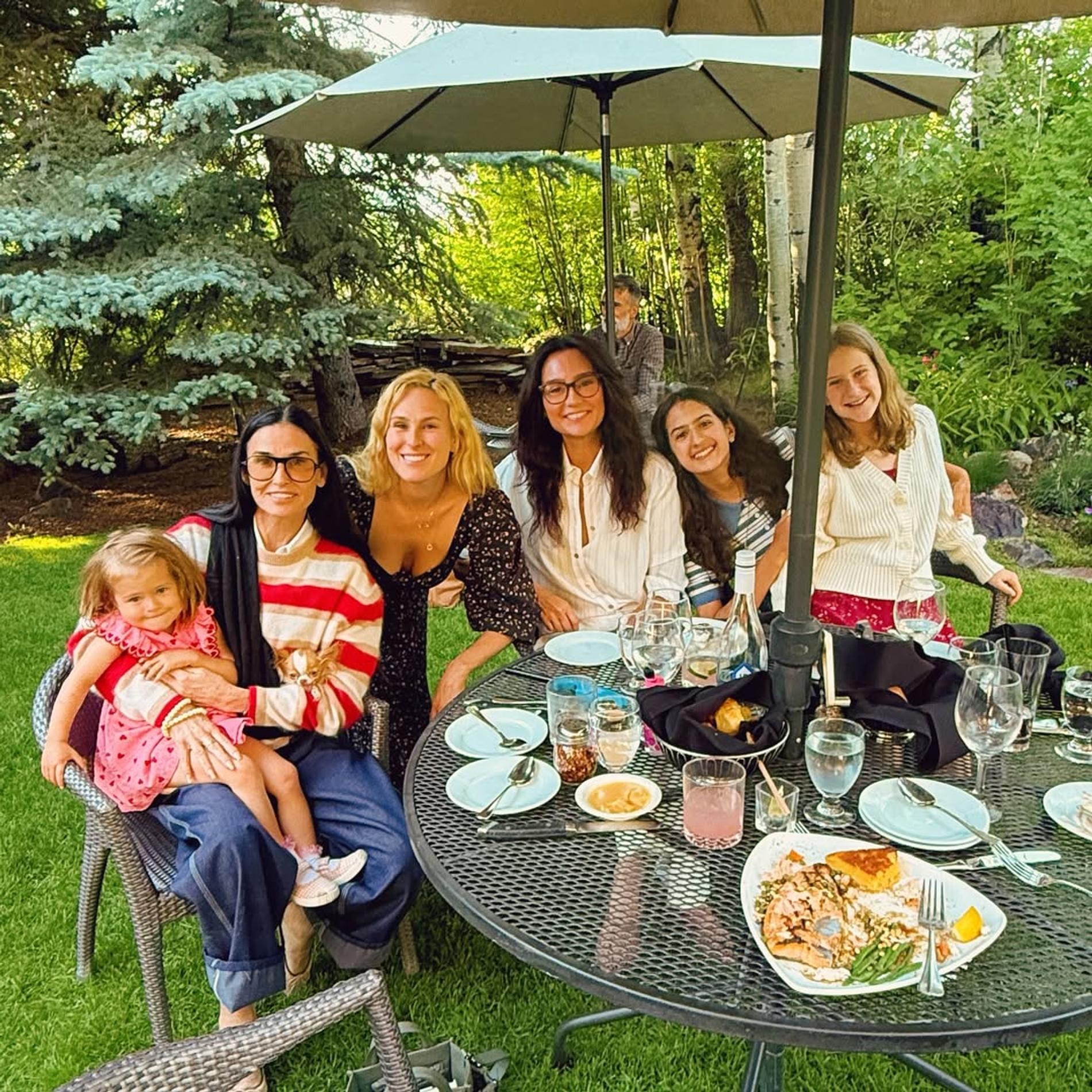 Эмма Хеминг и Деми Мур. Фото: Инстаграм* @emmahemingwillis