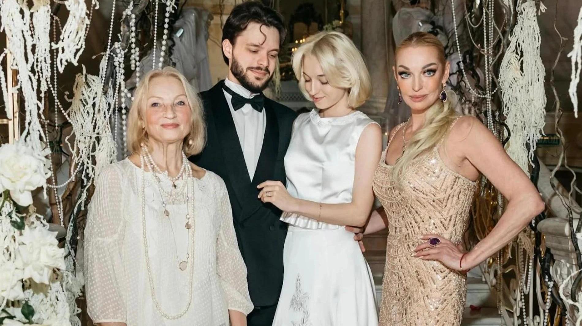 Толық экрандағы анальды тесіктер Ретро порно ойын карталары