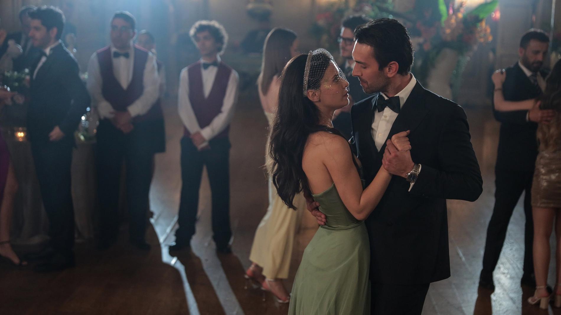 Кадр из сериала «Двухместный номер»