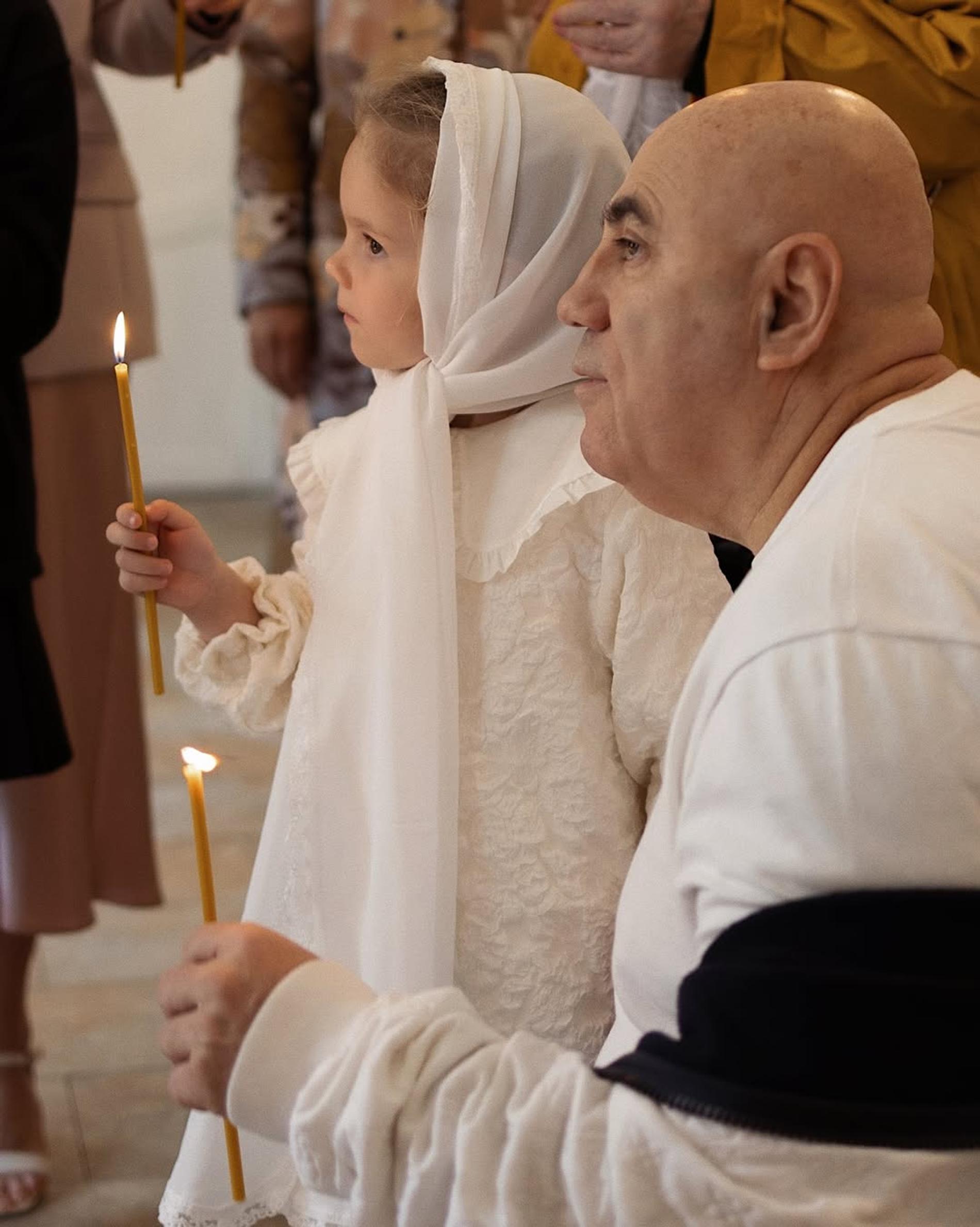 Арсений и Лиана Шульгины крестили сына. Фото: Инстаграм* @lianashulgina