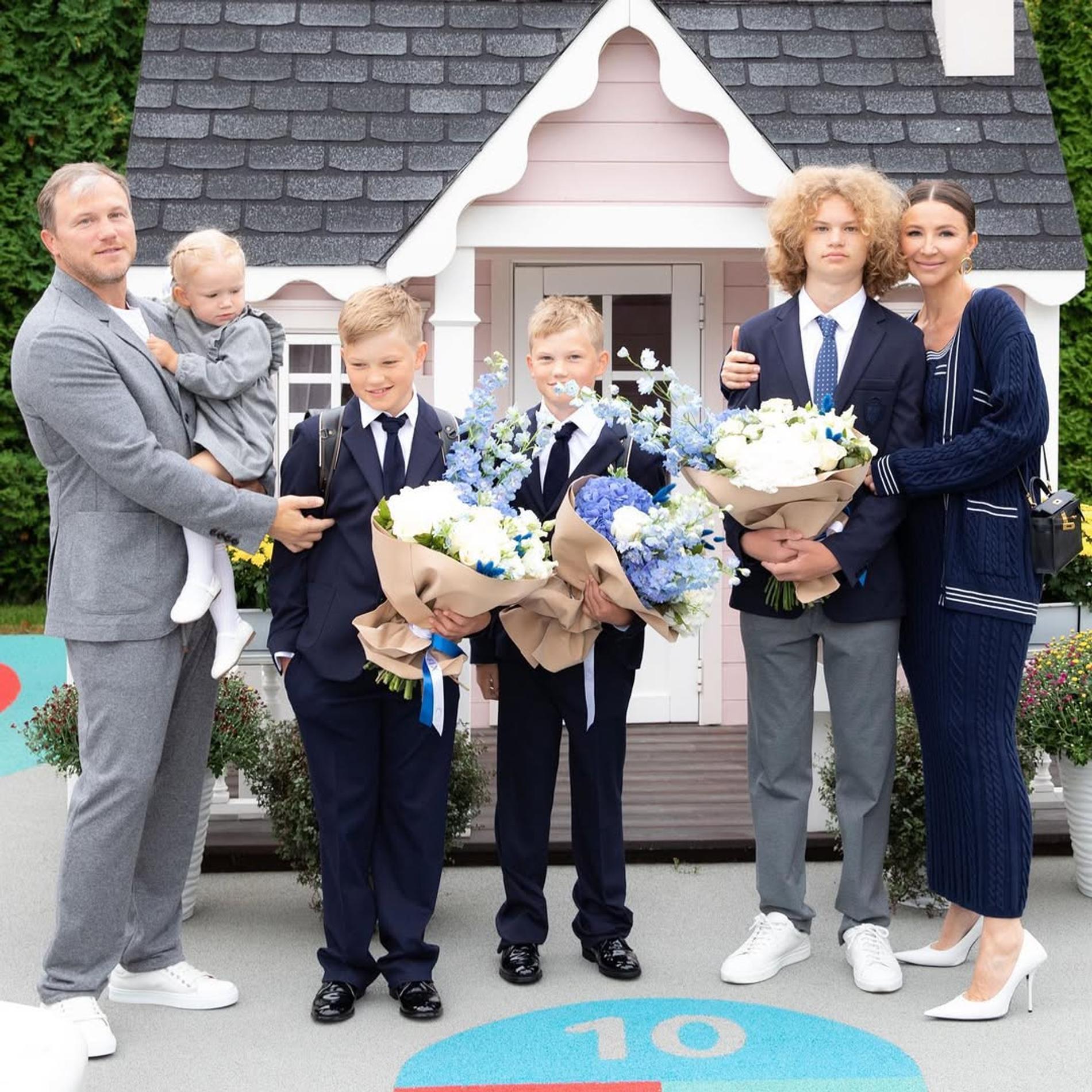 Елена и Алексей Блиновские с детьми. Фото: Инстаграм (запрещён в РФ) @elena_blinovskaya