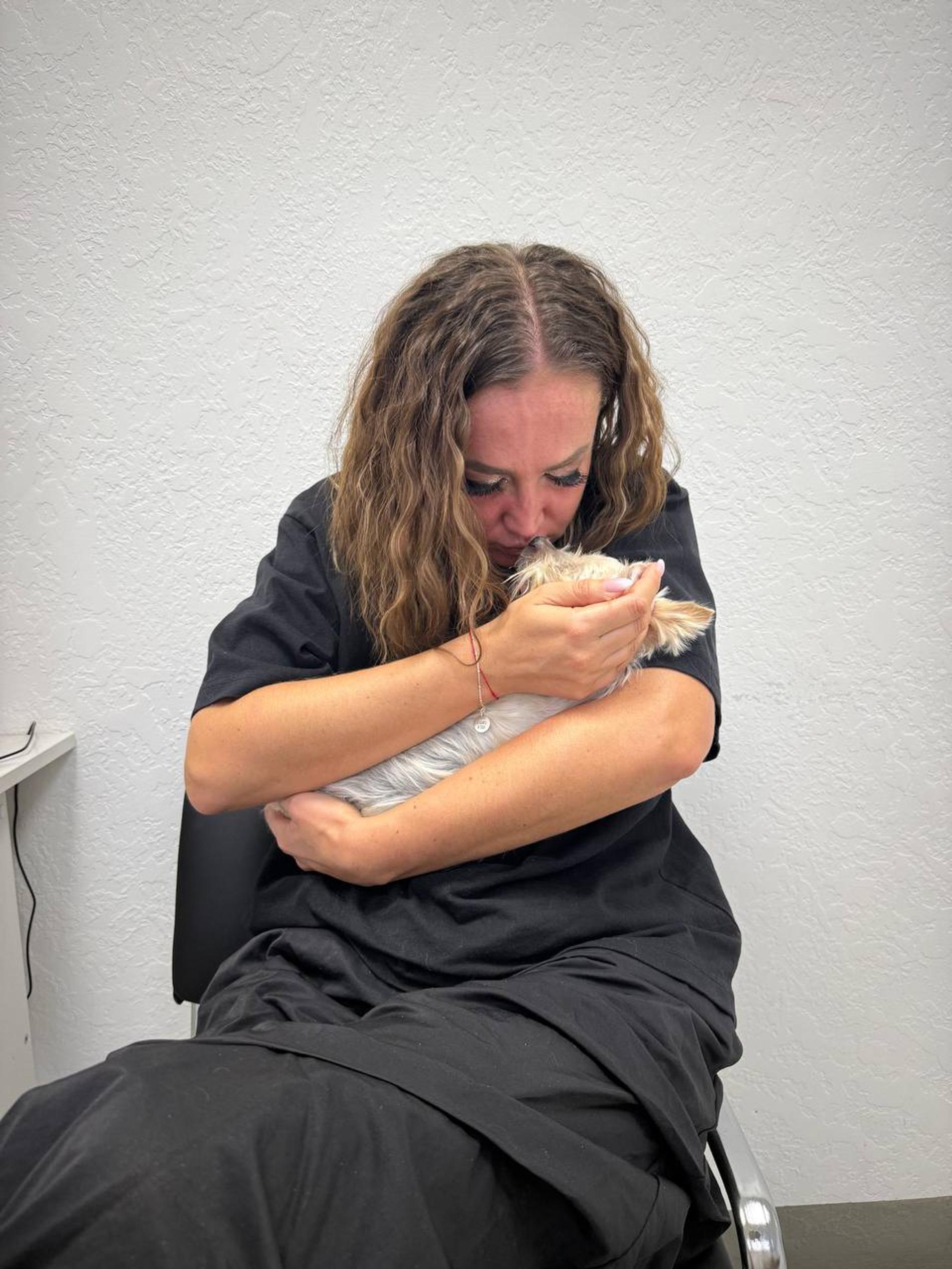 Ольга Бузова с собакой Евой. Фото: Telegram @byzovahouse