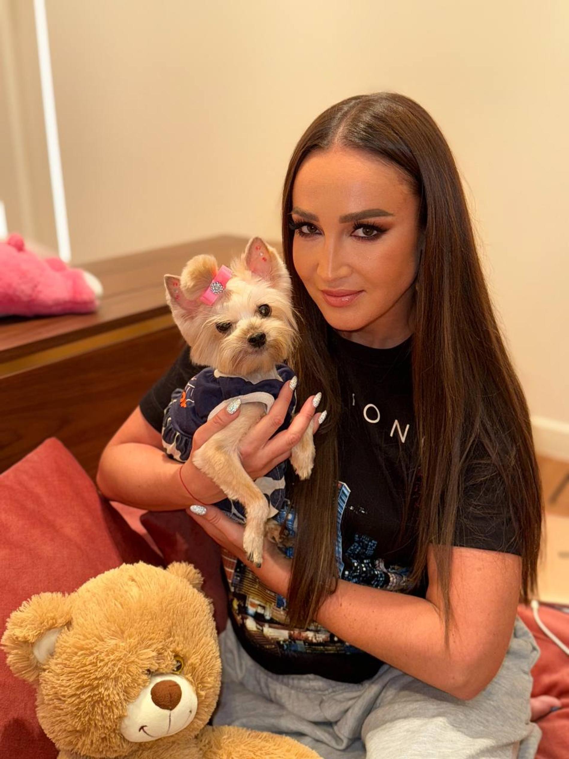 Ольга Бузова с собакой Евой. Фото: Telegram @byzovahouse