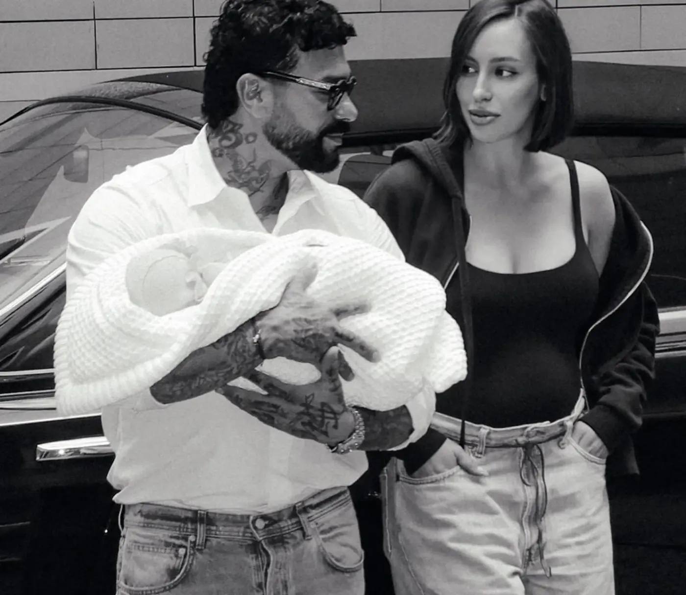 Қисық бойлы қыздың жеке суреті