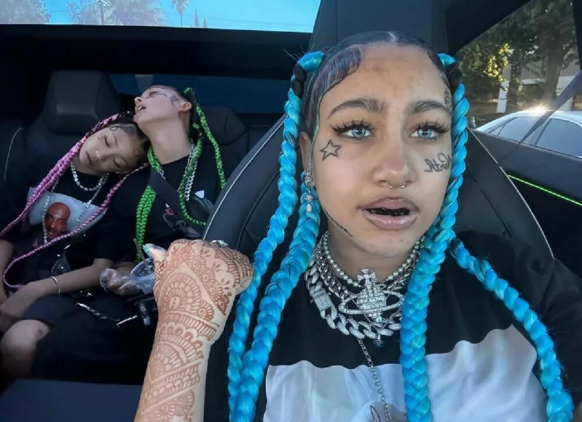 12-летняя Дочь Канье Уэста показала фото с татуировками на лице